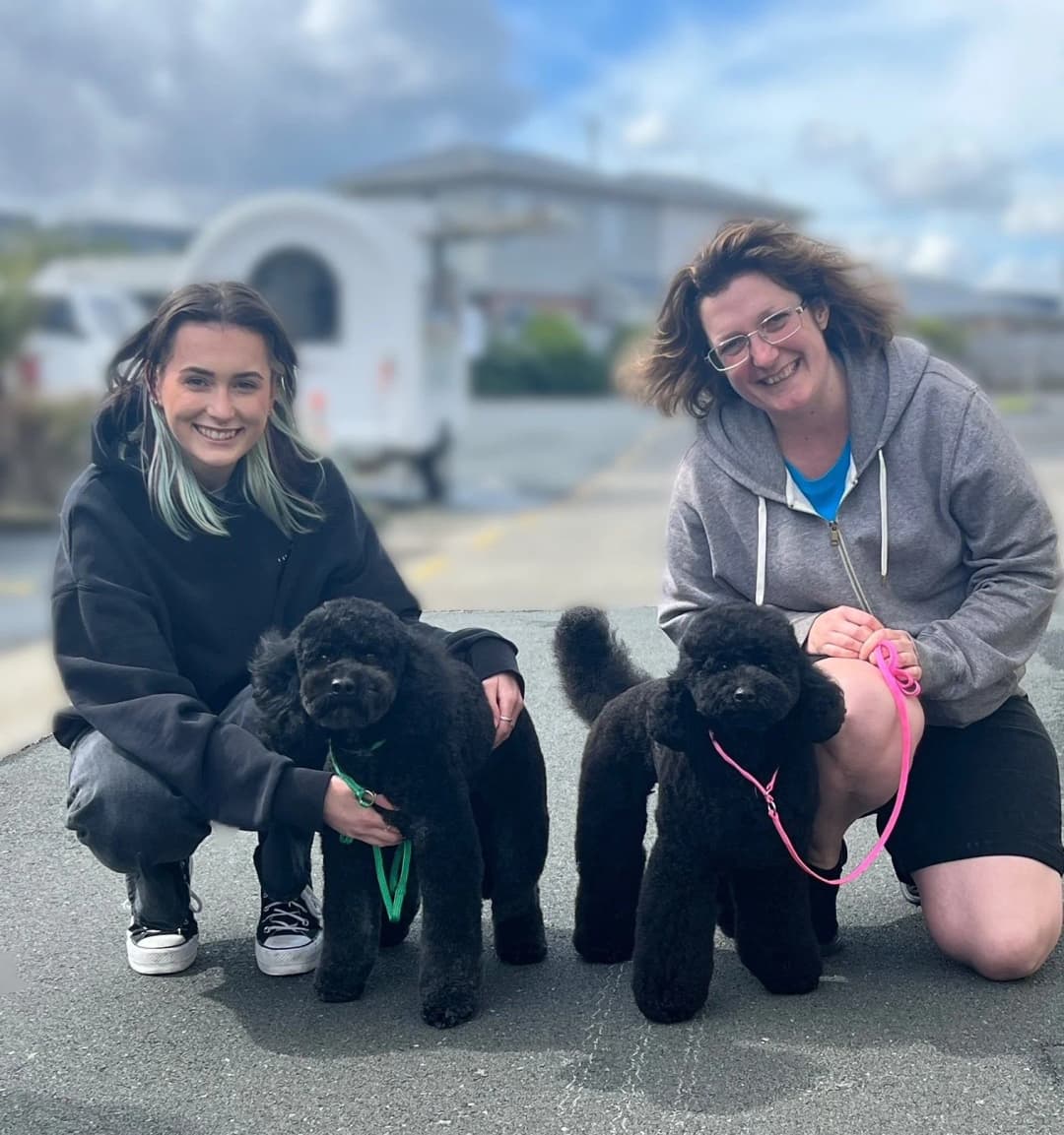 Hana and Kim with Baxter and Audrey at Groomalong 2023